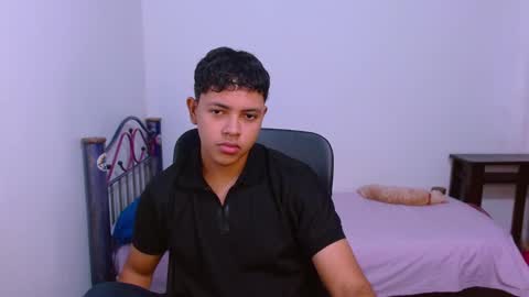 Snapshot of levii_7 chatting on 10-02-25, 09:22 0600AM-1200PM - online show from 10-02-25, 09:22