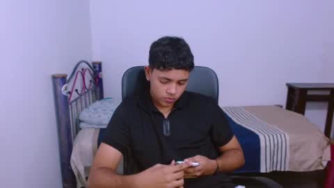 Snapshot of levii_7 chatting on 10-03-25, 10:18 0600AM-1200PM - online show from 10-03-25, 10:18