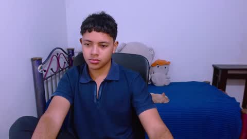 Snapshot of levii_7 chatting on 10-17-25, 04:26 0600AM-1200PM - online show from 10-17-25, 04:26