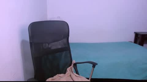 Snapshot of levii_7 chatting on 11-02-25, 03:31 0600AM-1200PM - online show from 11-02-25, 03:31