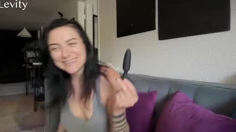 Levity online show from 09-18-25, 08:00