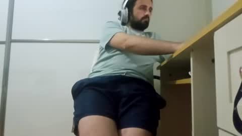 Snapshot of levois69 chatting on 07-13-26, 07:38 levois69 online show from 07-13-26, 07:38