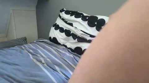 lewenzi online show from 09-29-25, 01:38