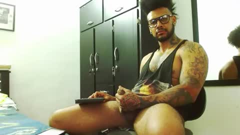 Lewis Strong online show from 09-24-25, 06:33