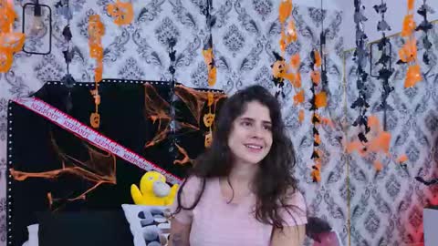 Snapshot of lexaderuso chatting on 10-28-25, 07:49 LexaDeRuso online show from 10-28-25, 07:49