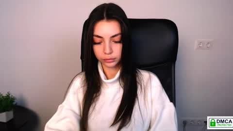 Alexia online show from 11-18-25, 12:42