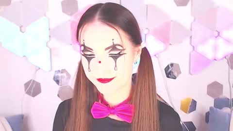 Alexia online show from 10-04-25, 09:18