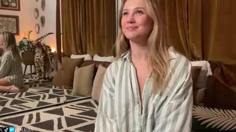 Snapshot of lexi_luv chatting on 02-15-26, 07:51 Lexi online show from 02-15-26, 07:51