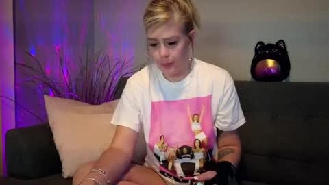 Lexi online show from 09-26-25, 06:06