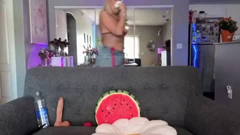 Lexi online show from 06-25-26, 08:02