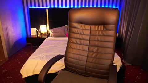 lexi_si online show from 02-16-25, 05:15