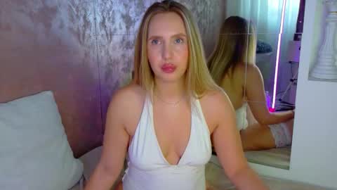 LEXXY online show from 11-21-25, 06:56