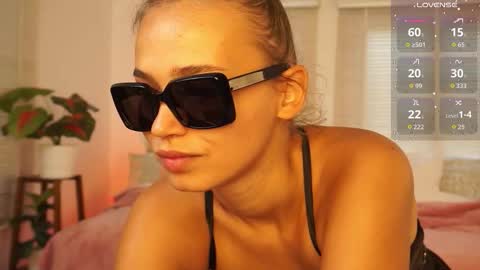 Lexi  online show from 09-11-25, 09:42