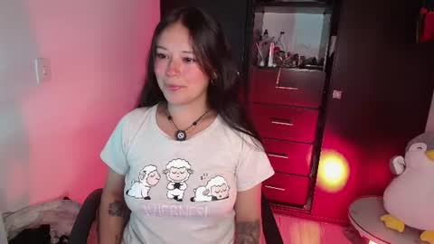 Lexie Thompson   8pm  0000am -5 online show from 06-19-26, 01:21