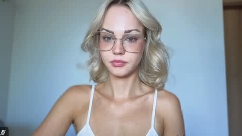 Lexie online show from 06-17-26, 07:00