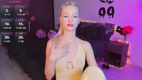 Snapshot of lexieblonde chatting on 10-29-25, 05:31 lexieblonde online show from 10-29-25, 05:31