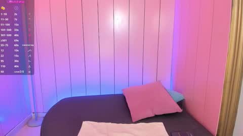 Lexie Thompson  online show from 12-15-25, 12:09