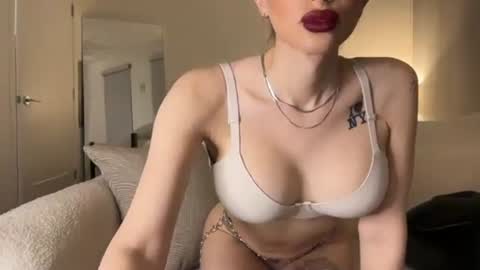 Snapshot of lexii_23 chatting on 10-13-25, 06:24 Sexy Lexi online show from 10-13-25, 06:24