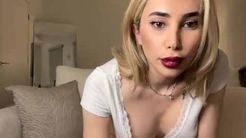 Snapshot of lexii_23 chatting on 10-17-25, 06:16 Sexy Lexi online show from 10-17-25, 06:16