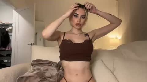 Snapshot of lexii_23 chatting on 10-23-25, 06:13 Sexy Lexi online show from 10-23-25, 06:13