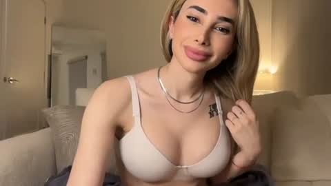 Snapshot of lexii_23 chatting on 11-05-25, 07:30 Sexy Lexi online show from 11-05-25, 07:30