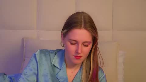 Lexi online show from 11-16-25, 06:13