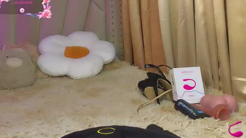 Naturaly Born Goddess  Ms. kendall  online show from 12-19-25, 01:34