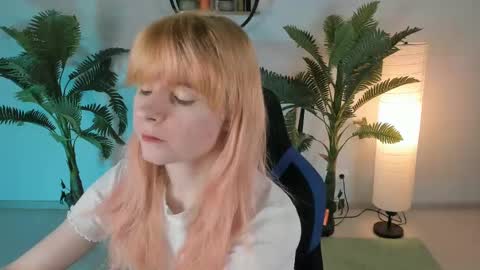 Snapshot of lexiwenford chatting on 03-11-25, 02:43 Lexi Wenford NO NUDE GODDESS online show from 03-11-25, 02:43