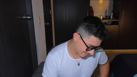 Snapshot of lexmiller18 chatting on 11-11-25, 04:56 lexmiller18 online show from 11-11-25, 04:56