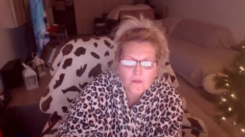 Snapshot of lexxa_blond chatting on 01-12-26, 12:38 Hannah online show from 01-12-26, 12:38