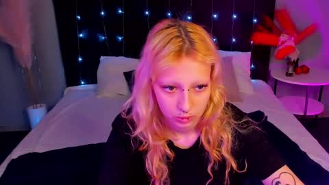 Snapshot of lexy_woorhez chatting on 01-24-25, 10:21 Lexy online show from 01-24-25, 10:21