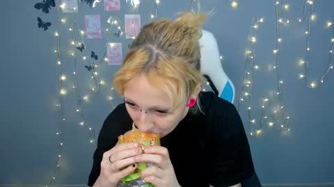 Snapshot of lexy_woorhez chatting on 01-25-25, 10:19 Lexy online show from 01-25-25, 10:19
