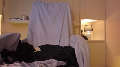 L I A  online show from 03-26-26, 04:29