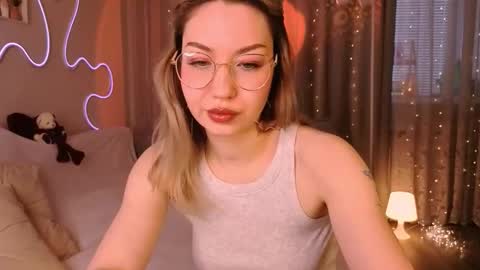 Lily online show from 03-10-26, 01:54