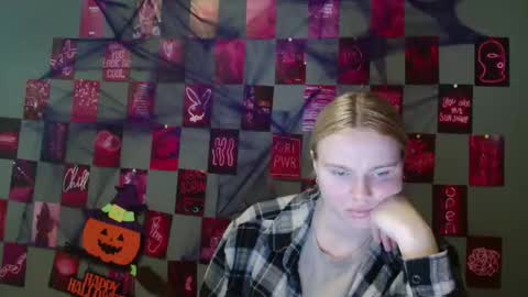 Leyla online show from 10-10-25, 09:19