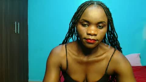 Snapshot of leyla_maya chatting on 10-04-25, 01:53 Maya online show from 10-04-25, 01:53