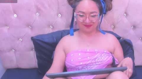 Leyla smithh online show from 10-09-25, 09:24