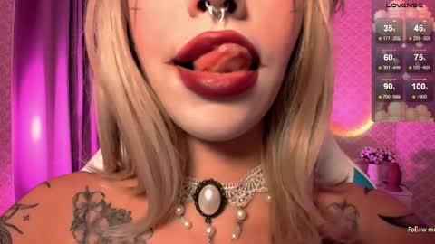 Snapshot of leylanoir chatting on 10-12-25, 02:38 LEA online show from 10-12-25, 02:38