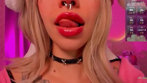 Snapshot of leylanoir chatting on 10-21-25, 03:24 LEA online show from 10-21-25, 03:24