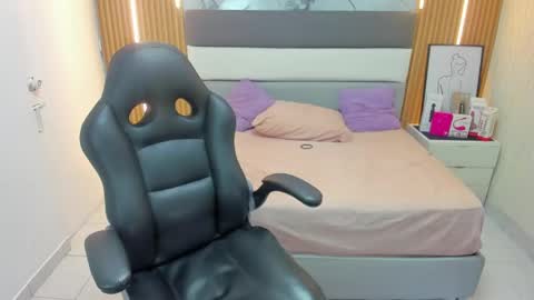   online show from 04-30-26, 01:06