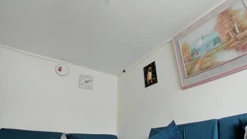 Snapshot of leynamadrigal chatting on 09-30-25, 02:11 Leyna online show from 09-30-25, 02:11