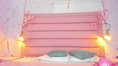 Snapshot of lezy_ chatting on 10-05-25, 07:34 LEZY online show from 10-05-25, 07:34