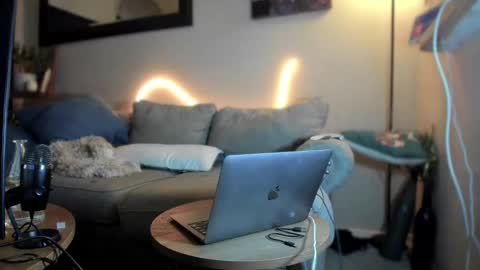 Snapshot of lezzrene chatting on 12-24-24, 12:44 Hornystonerchick online show from 12-24-24, 12:44