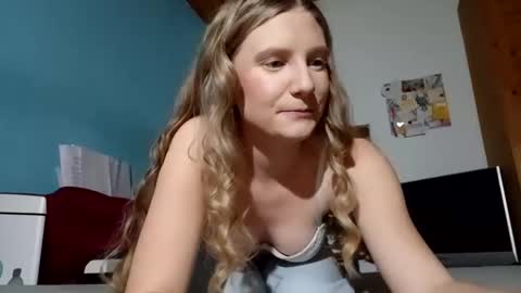 lia06_ online show from 12-22-25, 05:32