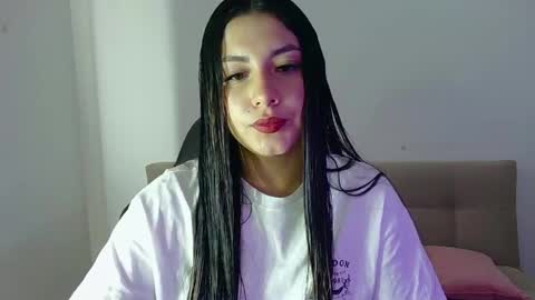Snapshot of lia_14_ chatting on 04-25-26, 05:21 Lia online show from 04-25-26, 05:21