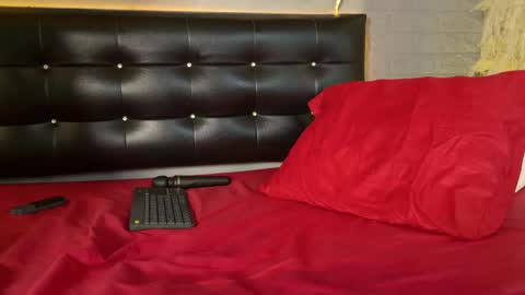 Lia James online show from 05-11-26, 04:04