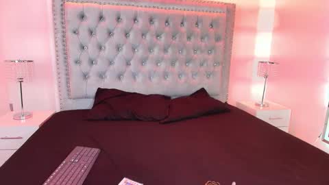 Lia  online show from 11-25-25, 02:33