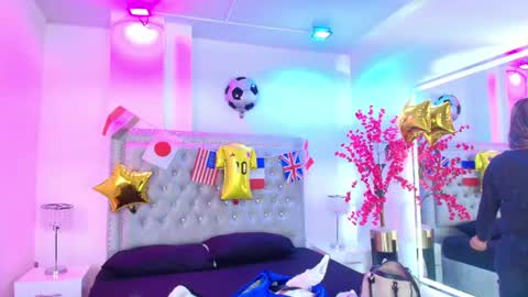 Lia  online show from 06-17-26, 03:20