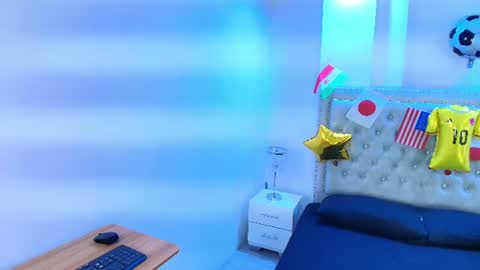 Lia  online show from 06-18-26, 03:29