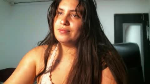 Snapshot of lia_and_cris chatting on 03-17-26, 01:54 lia and cris online show from 03-17-26, 01:54